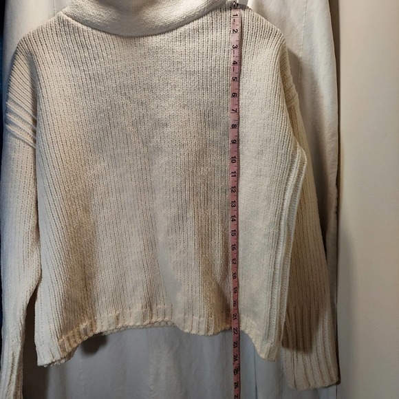 𝅺catherine Malandrino White Turtleneck Sweater M - Picture 5 of 9
